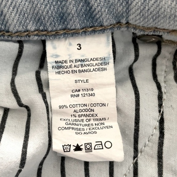 GARAGE | Junior Size 3 GARAGE Acid Wash Ripped Denim Jean Shorts - Picture 2 of 8